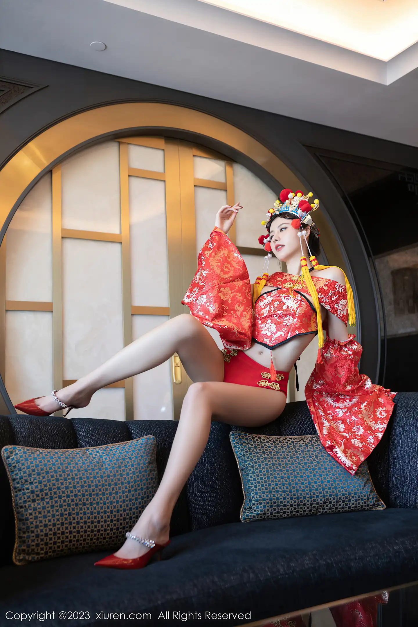 图片[2]-[XiuRen秀人网]2023.02.22 VOL.6308 模特就是阿朱啊喜庆花嫁主题私房半脱露曼妙绝美身姿诱惑写真81P-秀人网官方网站